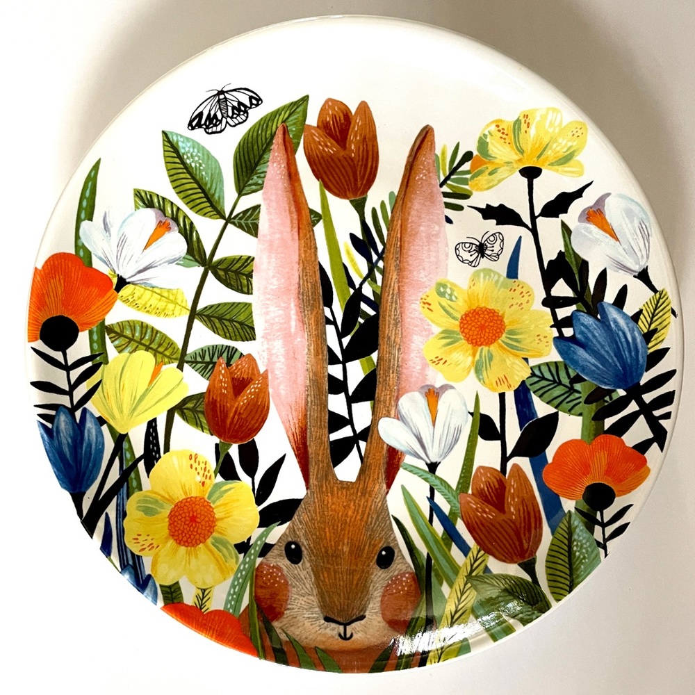 8 Pier 1 Exclusive Mod Floral Bunny Porcelain
Salad Plates. Never used!!
